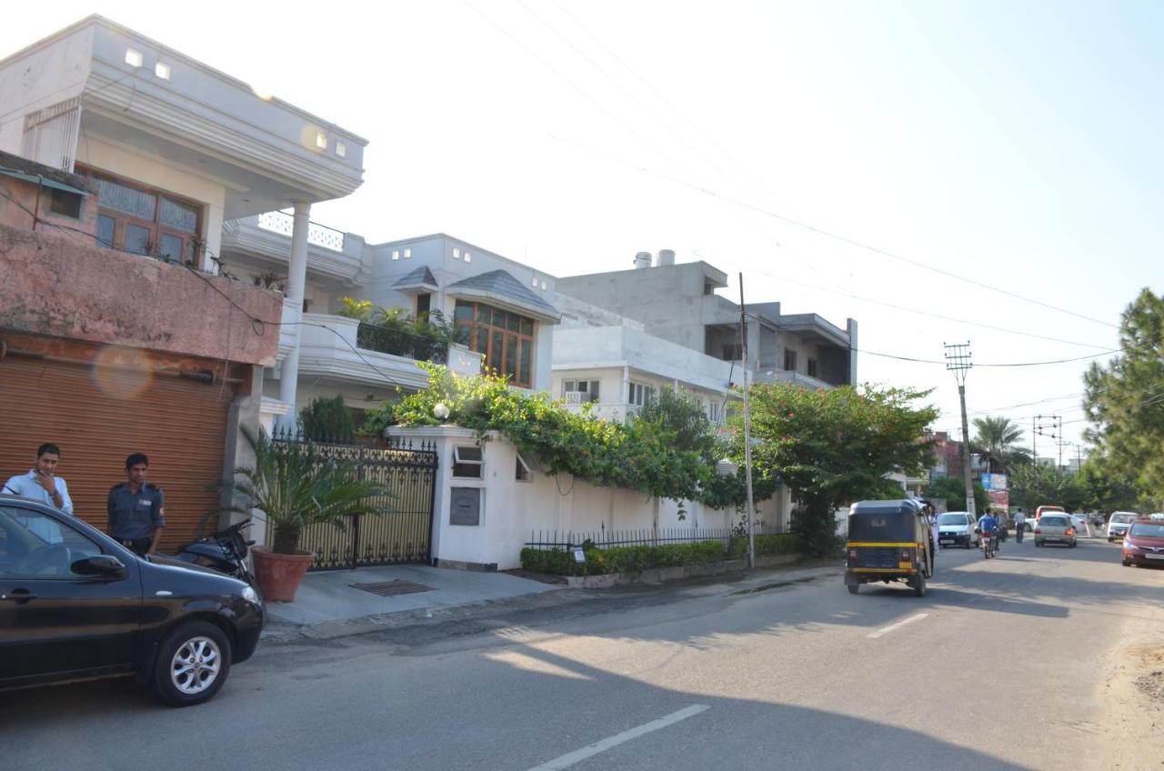 Sandy'S Homestay Jammu Dış mekan fotoğraf